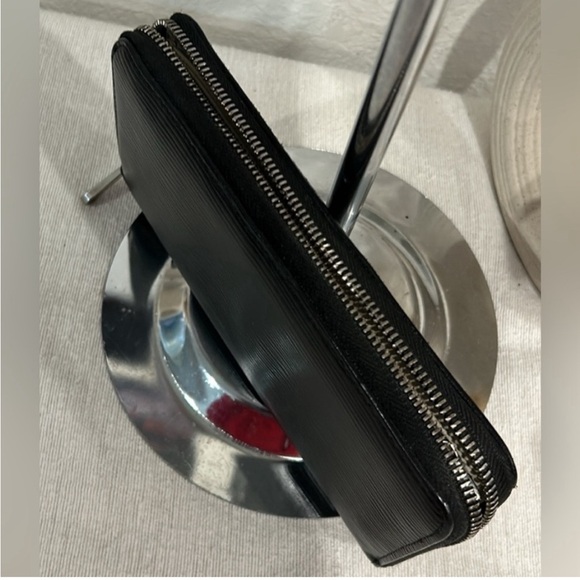 Louis Vuitton Epi rare zippy long wallet black and cream/ white wash GUC - Picture 9 of 17